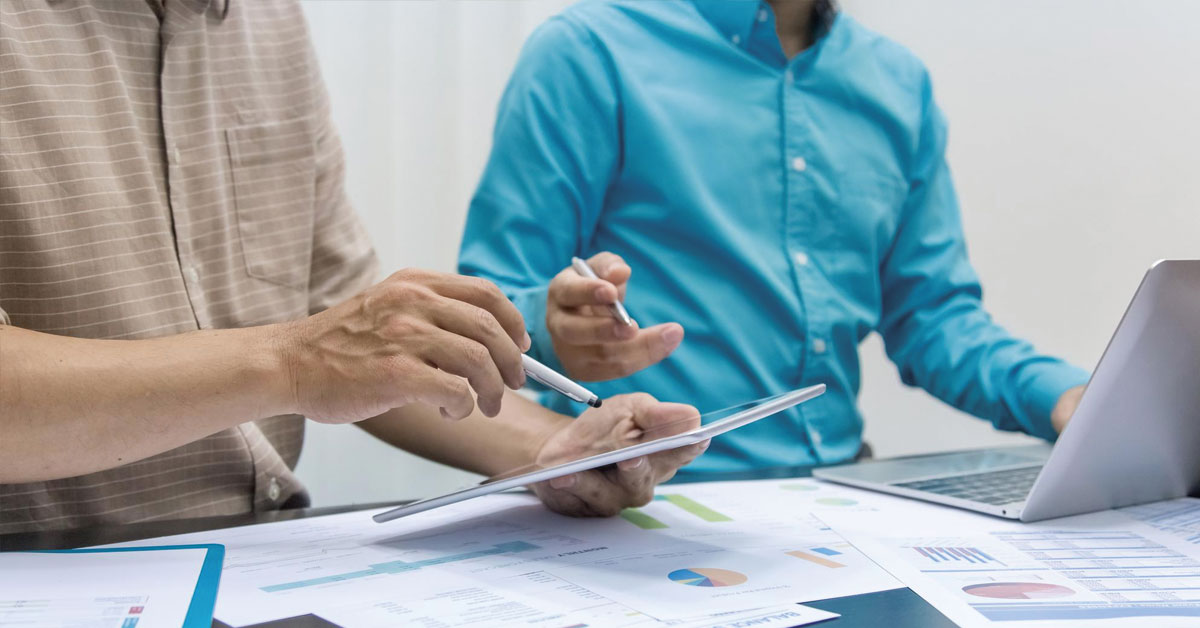 corredores de seguros comparando opciones